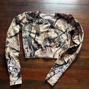 Darc Sport Camo Print Long Sleeve Crop Top in Tan and Black